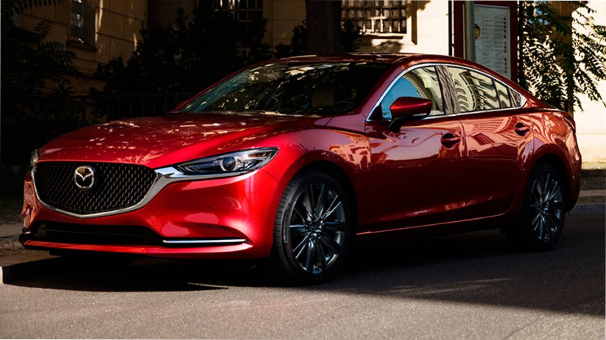 Компания Mazda повысила цены на две модели в России