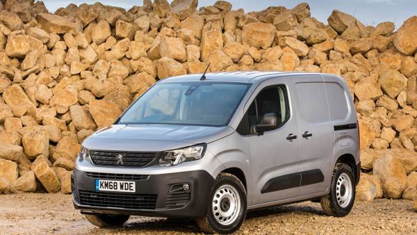 Peugeot будет выпускать в России фургон Partner нового поколения