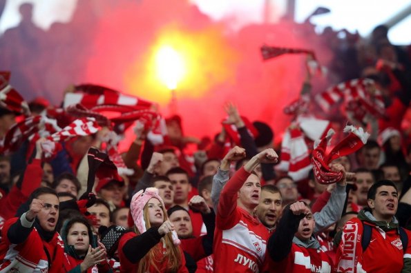 Российские футбольные клубы оштрафовали за нецензурные кричалки болельщиков