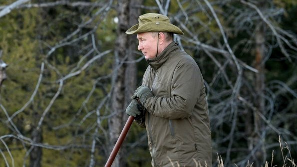 Кремль опубликовал кадры с отдыха Владимира Путина и Сергея Шойгу в Сибири