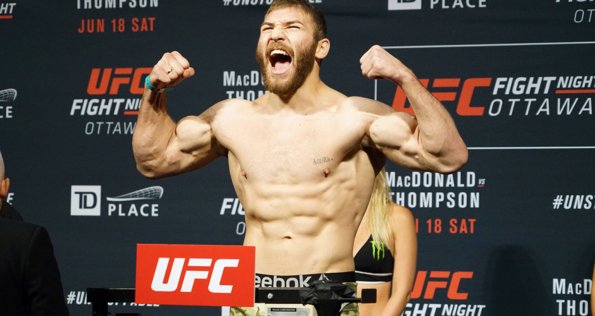 Молдавский боец Ион Куцелаба победил американца Девина Кларка на UFC UFC Vegas 37