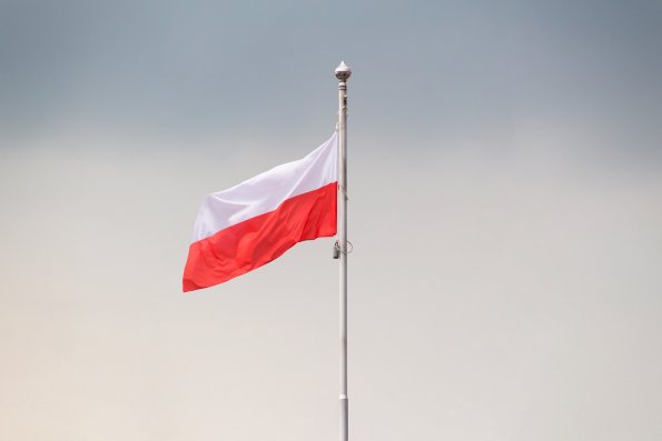 Еврокомиссия подала иск о наложении санкций на Польшу из-за нарушения независимости судей