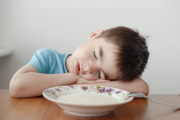 Педиатр Комаровский объяснил, что делать, если ребенок плохо встает по утрам