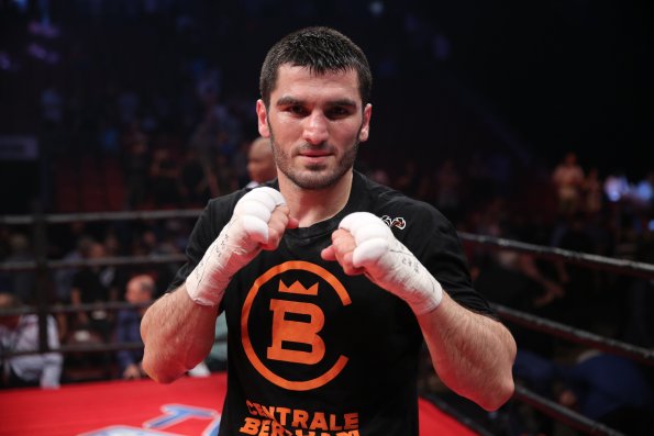 Русский боксёр Артур Бетербиев назвал Александра Усика «фартовым»