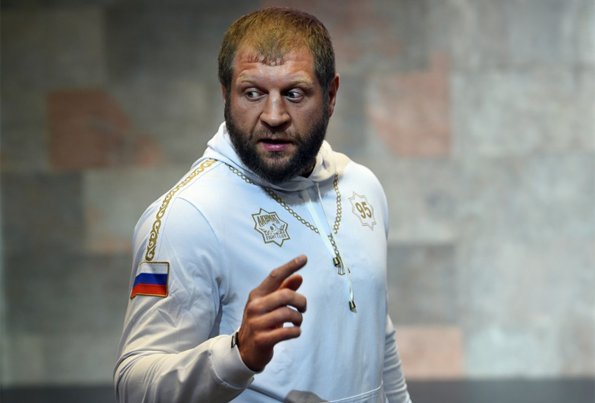 Менеджер Александра Емельяненко оценил размер гонорара за бой с Тарасовым
