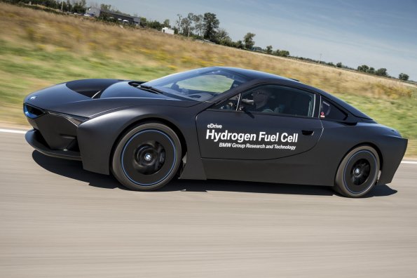 Немецкие автомобили могут перейти на водородные двигатели